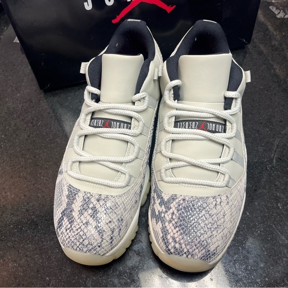The Air Jordan 11 Low LE “Snakeskin” sz 11.5 main image 4